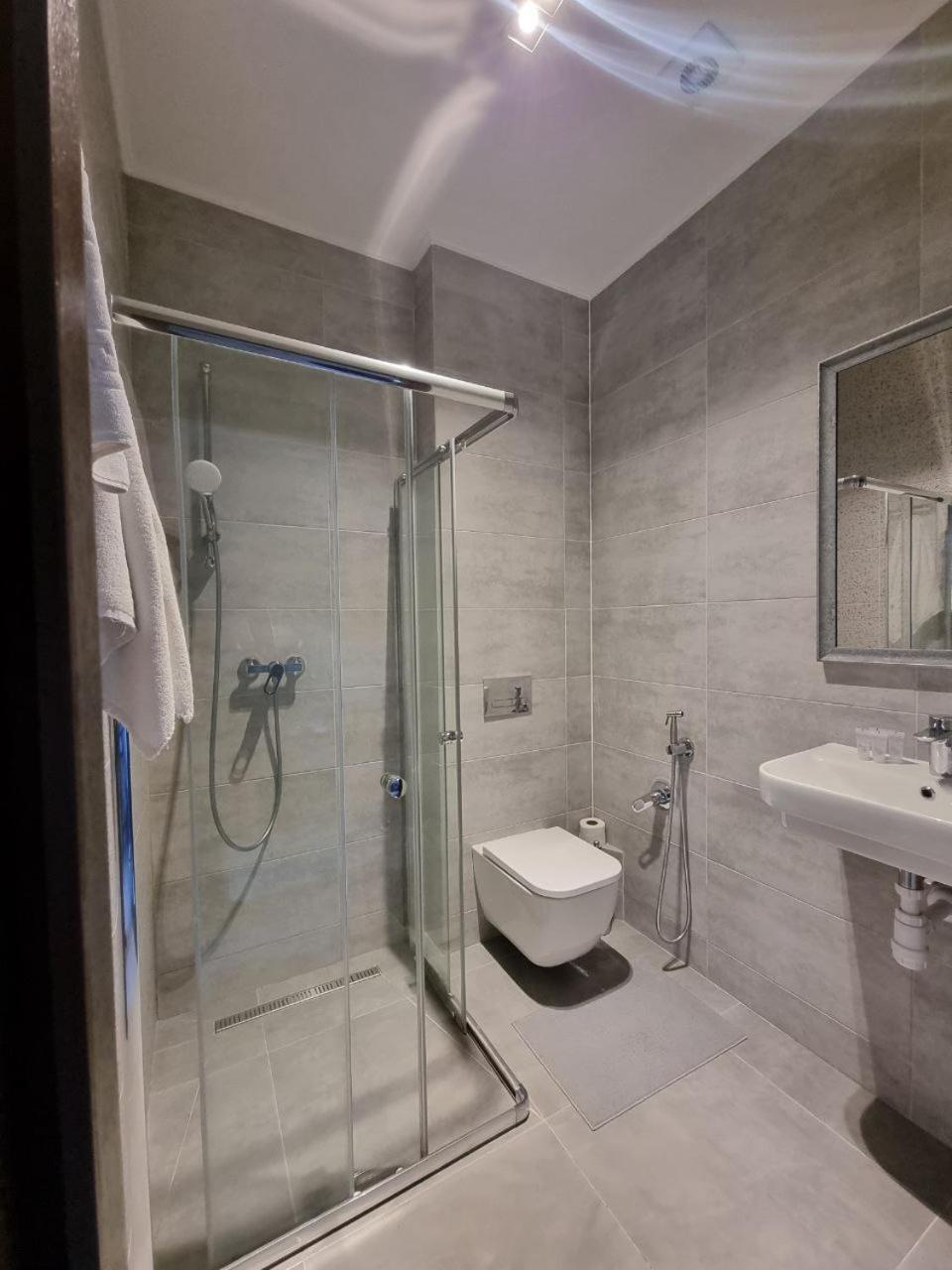 Central Hotel 2*